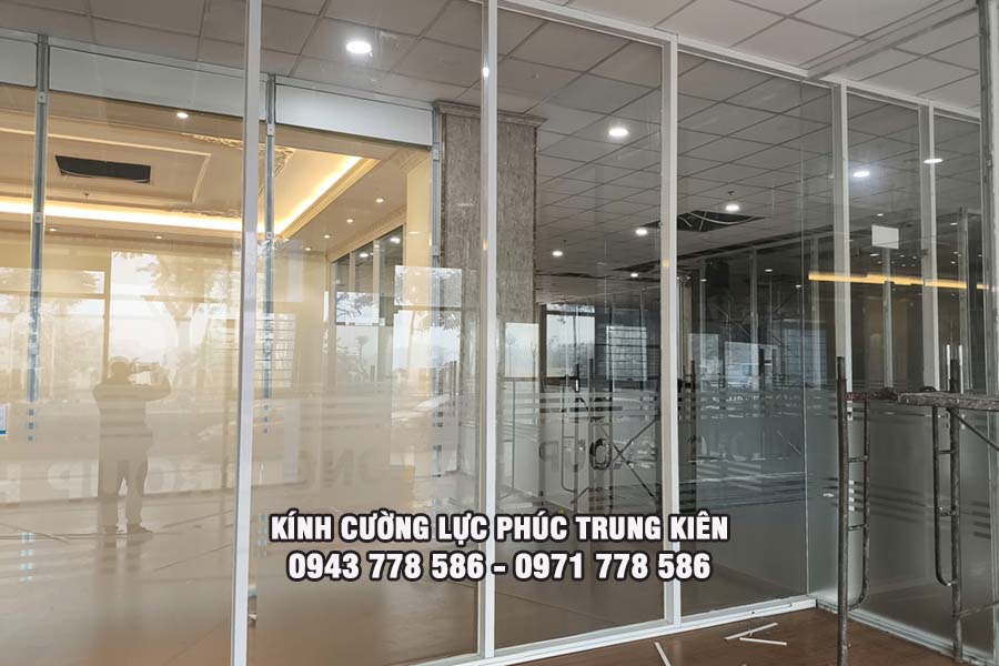 ưu nhược điểm kính cường lực